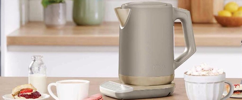 Ninja Perfect Temperature Wasserkocher (1,7 l, Schnellkochfunktion, 6 Temperaturstufen, Warmhaltefunktion) für 59,99€ (statt 90€)