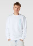 Calvin Klein Jeans Sweatshirt mit Label-Print in weiss für 44,99€ inkl. Versand (statt 80€) 