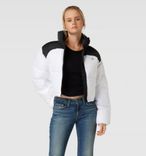 Calvin Klein Jeans Damen Cropped Steppjacke mit Label-Detail in weiß für 119,99€ inkl. Versand (statt 150€)