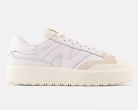 New Balance Unisex Sneaker CT302 in White mit moonbeam für 50,50€ inkl. Versand (statt 71€) 