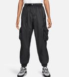 Nike Tech Lined Woven Pant Herren in schwarz für 70€ inkl. Versand (statt 85€) 