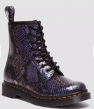 Dr. Martens Stiefelette in Blau - Blockabsatz für 90€ inkl. Versand (statt 120€)