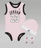 Jordan Jumpman Set aus Bodysuit, Beanie und Schühchen für Babys für 18,99€ inkl. Versand (statt 25€)
