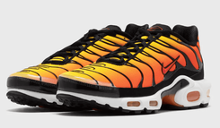 Nike Air Max Plus Herren Sneaker in Orange für 146,29€ inkl. Versand (statt 190€) 
