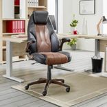 Mömax: Chefsessel in Braun/Schwarz für 99,90€ inkl. Versand (statt 159€) 