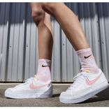 Nike Blazer Low Platform Damenschuh für 69,99€ inkl. Versand (statt 77€) - Nike Membership!