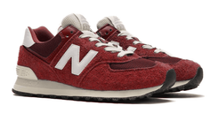 New Balance U 574 RBK Unisex Sneaker in "Classic Crimson" in Rot für 62,40€ inkl. Versand (statt 80€)