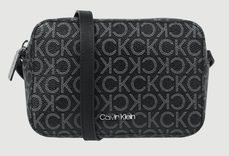 CK Calvin Klein Umhängetasche mit Allover-Logo-Print in Schwarz für 44,89€ inkl. Versand (statt 55€)