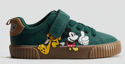 H&M Sneaker mit Micky Maus Print in Grün für 14,98€ inkl. Versand (statt 25€) - Größe 31 bis 34

