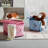 Based Kids Box mit Deckel (58/39/32 cm) in Rosa oder Blau für je 20,95€ inkl. Versand (statt 24€)