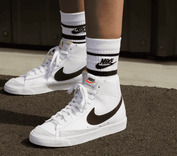 Nike Blazer Mid '77 Damenschuh für 47,94€ inkl. Versand (statt 60€)