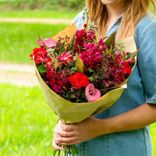 Blumeideal: Für dich allein Blumenstrauß + gratis Vase für 25,88€ inkl. Versand (statt 37€)
