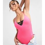 Nike Sneaker 3.0 Swimsuit für 33,99€ inkl. Versand (statt 45€) - Gr. XS & M!