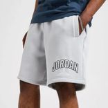 Jordan Varsity Shorts in verschiedenen Farben für 38,99€ inkl. Versand (statt 50€)