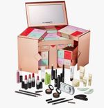 MAC Cosmetics Holiday Mystery Must-Haves Adventskalender für 180€ inkl. Versand (statt 225€)