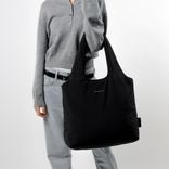 Kapten & Son Skara Cloud Shopper All Black für 67,43€ inkl. Versand (statt 76€)