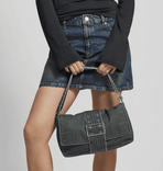Weekday Handtasche in Denim-Optik "Kylie" in Schwarz für 29,89€ inkl. Versand (statt 35€)