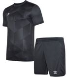 Umbro Maxium Kit Set schwarz/schwarz für 13,94€ inkl. Versand (statt 24€)
