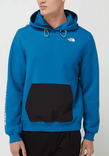 The North Face Hoodie mit Kontrasttasche in Royalblau für 25,49€ inkl. Versand (statt 50€)
