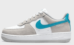 Nike Air Force 1 LV8 (Vorschule) in "Smoke Grey/Blue" für 53,99€ inkl. Versand (statt 65€)