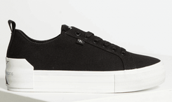 Calvin Klein Vulcanized Flatform Bold Laceup Sneaker für 28,55€ inkl. Versand (statt 50€) - MBW: 29,99€