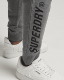 Superdry Herren Code Core Sport Jogginghose (versch. Farben) für je 20,39€ inkl. Versand (statt 52€)