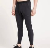 MyProtein Kleidung im Abverkauf mit 45% Rabatt + 5% Extra - z.B. Limited Edition MP Herren Tempo Ultra Jogginghose für 11,78€ (statt 28€)