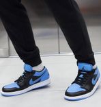 Jordan Air Jordan 1 Low Herren Sneaker in University Blue für 78,79€ inkl. Versand (statt 120€)