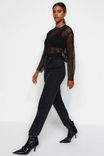 Trendyol Collection Mom Jeans (versch. Farben) ab 8,83€ inkl. Versand (statt 17€) - Trendyol Neukunde: 8,16€
