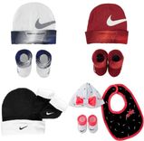 Nike Baby Winter-Set (Mütze + Socken oder Lätzchen-Set) ab 11,69€ inkl. Versand (statt 20€)
