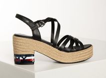 Tommy Hilfiger Sandale "Sequins Mid Heel" für 39,96€ (statt 83€)