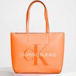 Calvin Klein Jeans Shopper CKJ Sculpted für 47,96€ inkl. Versand (statt 75€)